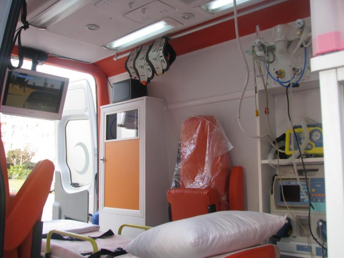 Ambulansta televizyon, DVD player ve buzdolabı